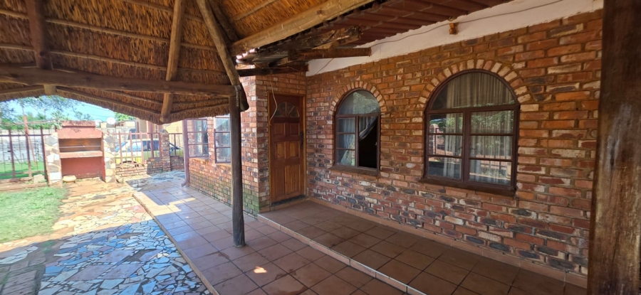 2 Bedroom Property for Sale in Ikageng North West